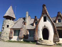 Cu alte cuvinte, cele zece camere ale castelului de lut au la baza pietre si beton, structura de lemn. Castelul De Lut Valea Zanelor Porumbacu De Sus Aktuelle 2021 Lohnt Es Sich Mit Fotos Tripadvisor