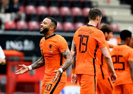 La france fait son entrée dans le. Euro 2020 Memphis Depay L Impatient Chef De Bande Des Pays Bas