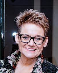 Vicki Scott's Instagram, Twitter & Facebook