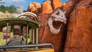Fan Reacts to Viral Video of Guest Throwing Cheese on Disneyland Attraction  - Inside the Magic