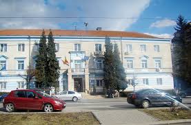 Reprezentanții prefecturii hunedoara au anunțat că, o echipă a instituției prefectului și conducerea casei județene de pensii vor merge astăzi, 24 februarie, la petroșani, pentru a discuta atât cu pensionarii care apelează la serviciile acestei instituţii, cât și cu personalul de la ghișee. Primaria Petrosani 642 Stiri Din Judetul Hunedoara