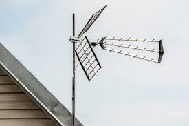 UHF vs. VHF: What to know about frequencies when choosing an antenna - The  Free TV Project