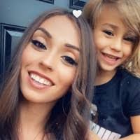 Heather Riddle's Instagram, Twitter & Facebook