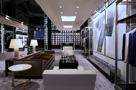 Tom ford's career has spanned decades, and his unapologetic approach to fashion and culture might shock some, but for others it is a welcomed differentiation to the norm. Tom Ford Where The Rich And Famous Go To Look Rich And Famous The New York Times