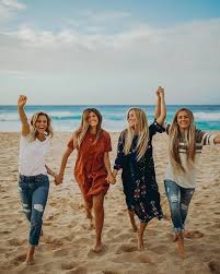 Four Best Friends Squad Birthday Photoshoot With Friends Please Follow Me And My Best Friend For More Pictures Friendship Photoshoot Friend Photoshoot Friend Poses Photography