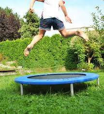 Entweder ärgern sie ihn mit einem laserpointer oder sie bleiben die ganze zeit vor dem zaun stehen. Brief An Den Herrn Nachbarn Zum Thema Kinderlarm So Geht Es Mir Und Wie Geht Es Dir Bunter Familienblog Zicklein Bockchen