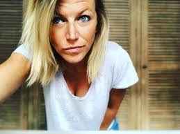 Julie Brochu's Instagram, Twitter & Facebook