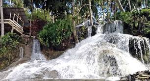 Jenazah akan dimakamkan di dalam tanah, lalu kita hanya tahu bahwa tubuhnya akan hilang menyatu dengan tanah itu. Sangat Jernih Dan Tak Pernah Keruh Intip Potret Air Terjun Aek Sijorni Di Sumut Semua Halaman Merdeka Com