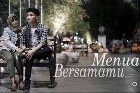 (chorus) f cinta kita memang g em am tidak semudah yang dibayangkan dm dulu kita saling g c c7 menyakiti dan hampir menyerah. Lirik Dan Chord Lagu Menua Bersamamu Dari Tri Suaka Musisi Jogja Project Halaman All Kompas Com