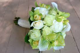 Bar & drinks beauty cakes & desserts decorations & accents fashion flower arrangements food & catering gifts & favors hotels & resorts invitations & paper goods Green Wedding Flowers Blue Sky Weddings Maui