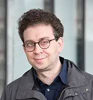 The Man in the Glass House: Philip Johnson, Architect of the Modern  Century: Mark Lamster: 9781982663575: Amazon.com: Books