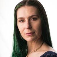 Carrie Long's Instagram, Twitter & Facebook