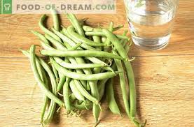 Rearrange the beans in the bags so the bags are lying as flat as possible. How To Freeze Green Beans For The Winter