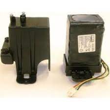 Steigungen und gefälle von bis zu 35% sind für den rasenmäher roboter kein problem. John Deere Tango E5 Series Ii Robotic Mower With Charging Station