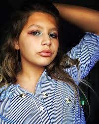 Victoria Peck's Instagram, Twitter & Facebook