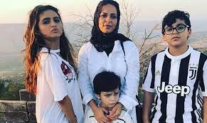 دنيا بطمة تكشف علاقتها بـ حلا الترك.وتوجه لطشة لـ منى السابر! ÙØµØ§ÙØ­Ø© Ø¯ÙÙØ§ Ø¨Ø·ÙØ© ÙØ­ÙØ§ Ø§ÙØªØ±Ù ÙØ¬ÙØ© Ø³ÙØ¯ØªÙ