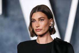 Hailey Bieber ponovno viđena bez vjenčanog prstena: 'Ona ga voli, ali to ne  znači da je sretna'