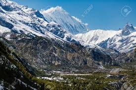 From middle high german gebirge, from old high german gibirgi; Inspiration Landschaft Im Himalaya Gebirge Annapurna Range Auf Annapurna Circuit Trek Schone Berge Und Ansichten Mit Blick Auf Humde Dorf Und Tilicho Peak 7134m In Nepal Asien Lizenzfreie Fotos Bilder Und Stock Fotografie