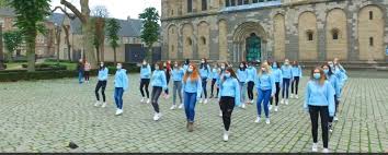 The 'jerusalema' challenge created by sa's very own, master kg continues to take the world by storm with people all over the world putting their best foot forward. Xanten Marienschule Tanzt Jerusalema