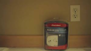 Battery backup allows for continuous monitoring during power outages. First Alert Co600 Plug In Carbon Monoxide Alarm Youtube
