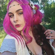 So excited that the beautiful, Alannah Murray from Scoil Rince Móna Ní  Rodaigh will be