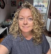 So I've gone back to physical mediums for the first time in a looooooong  while, feel like I've taken the stabilisers off and I'm having to retrain  my hand 😂