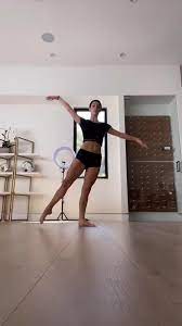 charli d amelio charlidamelio charli damelio official tiktok watch charli d amelio s newest tikto dance choreography videos dance music dance moms videos