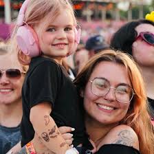 Please join me in congratulating the newest recipient of Louisville's  Distinguished Citizen Award: Brandon Malone! Brandon is a senior at DeSales  High School. Earlier this month, he and his girlfriend were near