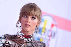 In a new interview, she is opening up regarding what she endured after having her early love life plastered online. Taylor Swift Michael Moore Olivia Wilde Wie Die Stars Auf Die Wahl Reagieren