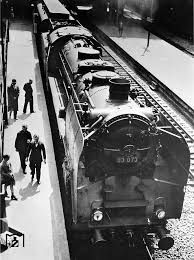 1934 Die 03073 Steht Im Berliner Lehrter Bahnhof Zur Abfahrt Nach Hamburg Bereit Eisenbahn Bahnhof Lokomotive