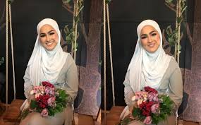Tahniah kami ucapkan pada elfira loy dan sufian suhaimi yang telah selamat bertunang pada 6 oktober 2017 dan dijangka. Elfira Loy Umum Hamil Anak Pertama Soya Lemon