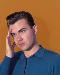 Ethan Glover's Instagram, Twitter & Facebook