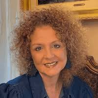 Amy Dees's Instagram, Twitter & Facebook