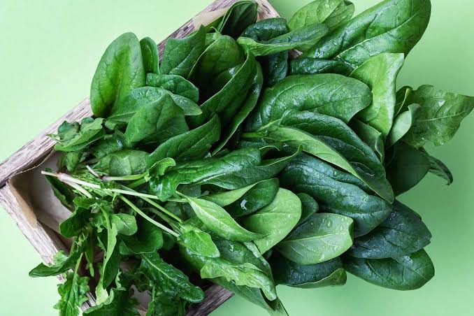 10 Spinach Benefits You Should Know, According to RDs