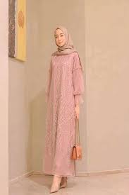 Demikian ulasan tentang model baju muslim brokat 2020 desain modern dan terbaru untuk wanita muslimah yang sedang trending tahun ini. Model Brokat Remaja 2020
