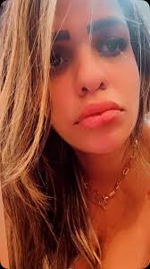 🎶🎶🎵Se jogar de primeira e fazer besteira, Entrar de cabeça sem nada a  perder, É tão bom quando a gente encontra a metade da gente, Assim de  repente, o inesperado aconteceu, iê🎵🎶