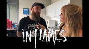 In totaal zakten er maar liefst 24.000 feestvierders af naar alcatraz, de gevangenis van het lage westen en er wordt volgend jaar gemikt op 30.000 toeschouwers. In Flames Anders Friden Takes Rawstatica Backstage Alcatraz Metal Festival 2018 Youtube
