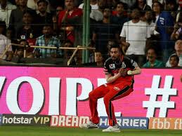 Csk captain dhoni smashed 24 runs in first five balls. Rcb Vs Kkr Fans Troll Mohammed Siraj With Hilarious Memes On Twitter Cricket News