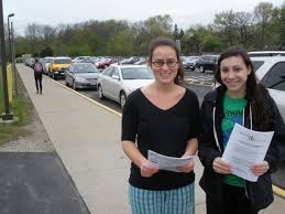 While college of dupage has been offering online education for more than two decades, the vast majority of students still idling college : Idling Education Project Deerfield Il