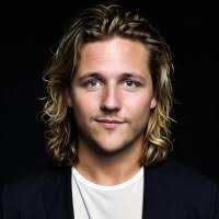 70+ ملفًا شخصيًا يحتوي على “Volf”