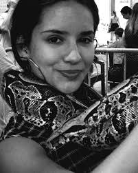 Eu pensei em diversas formas de tentar descrever o que senti nesse momento,  mas simplesmente não existem palavras... Receber o amor de um animal é  mágico, único e genuíno. 🤍 Deus é