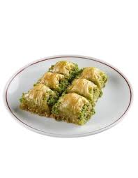 Itina ile verilmiş olan şerbeti hamurun yaş pasta gibi olması sağlar. Mevlana Bazaar Mevlana Baklava Saray Sarma Palace Roll