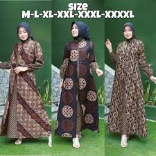 Jika menggunakan bahan batik untuk gamis pilihlah model hijab dengan warna polos dan sederhana. Batik Kombinasi Polos Wanita