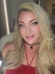 throwback to last weekend when this dress was givinggggg 🤌 before heading  to the @legionsportsfest red carpet for interviews! 🎤😌 I will be posting  some of those interviews soon!🙏 I had the