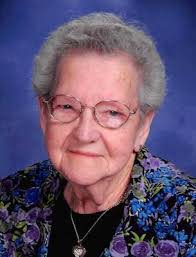 Lisa Roeder's Instagram, Twitter & Facebook