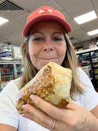 Quick and fresh food at the food mart gas station