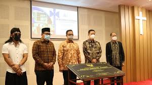 Kedatangan gus miftah yang juga menyampaikan nasihat soal persatuan di peresmian gbi amanat agung tuai pro dan kontra. Gus Miftah Is Labeled An Infidel After Giving Tausiyah At The Church Anies Baswedan And Aa