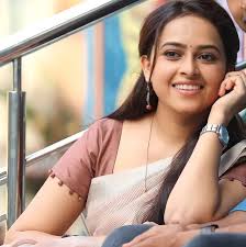 Sri Divya Fan page ( MAKKAL NAYAGI) | Angel 💕 Still from #RAID @sd_sridivya @sriramya__sr @sridivya_lovely_family @shainu_s_ #sridivyalovelyfamily #SriDivya #sridivya... | Instagram