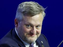 BP names interim boss Murray Auchincloss as permanent chief executive