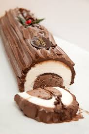 Sur la radio rtl, cyril lignac a répondu à une auditrice qui souhaitait une recette très simple de bûche de noël. Recette Fondante De La Buche De Noel Glacee A La Mangue Et Au Chocolat
